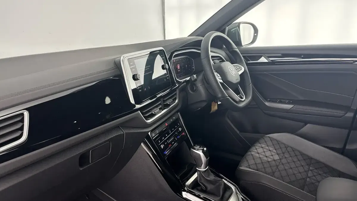 Used VW T-Roc R-line 150 HP (110 kW) 2025 Grey SUV
