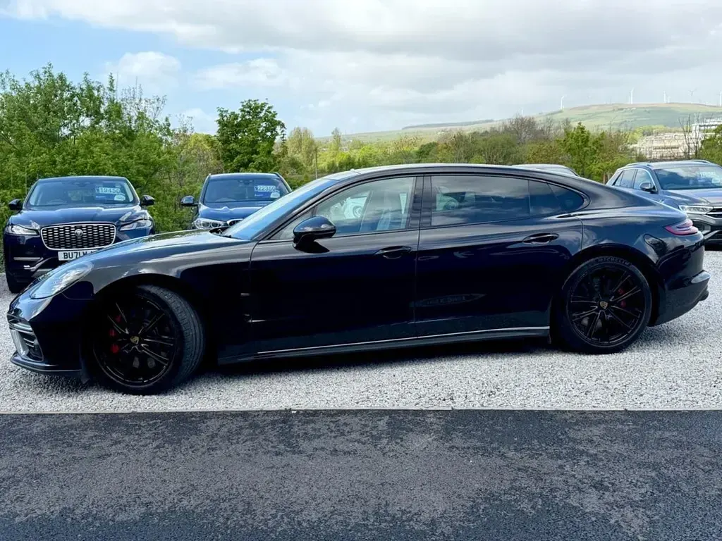 Used Porsche Panamera Turbo Executive Executive 550 HP (404 kW) 2019 Black Hatchback