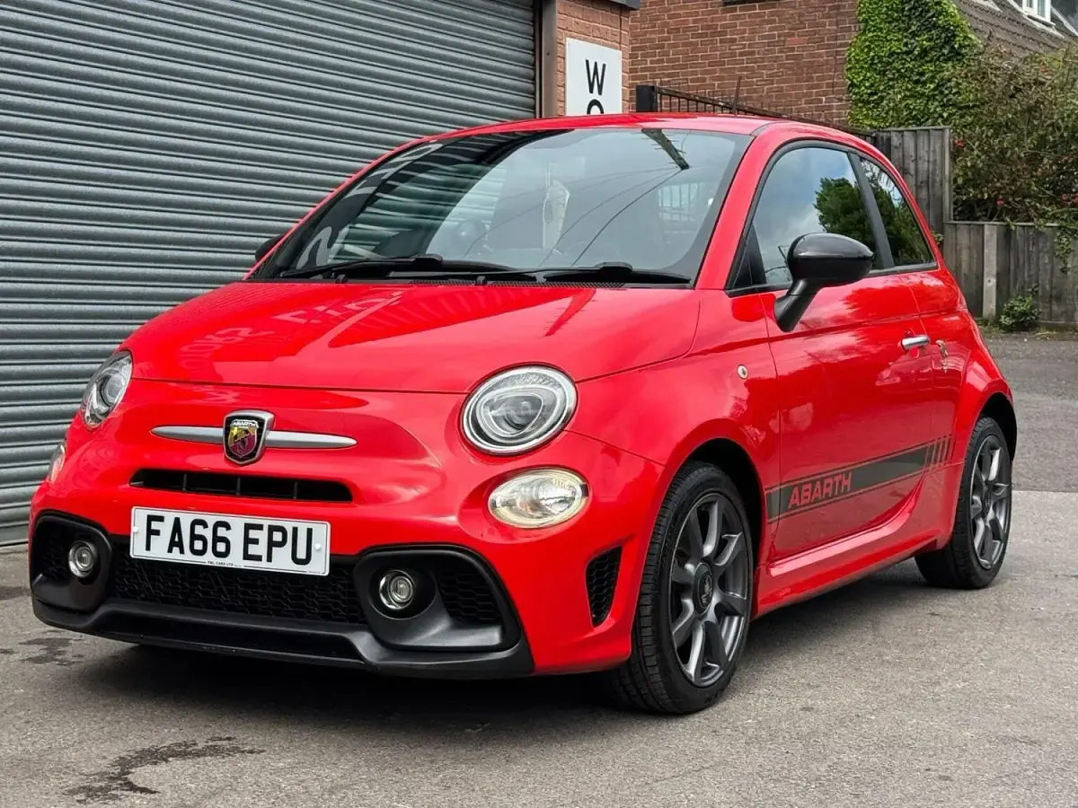 Begagnad Abarth 595 2017 Röd Halvkombi