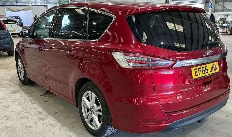 Used Ford S-MAX Titanium 180 HP (132 kW) 2016 Ruby red MPV