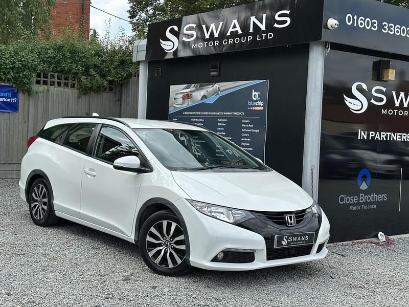 White Used 2014 Honda Civic SE Plus Estate | £3,995 (Fair price) - Image 1/3