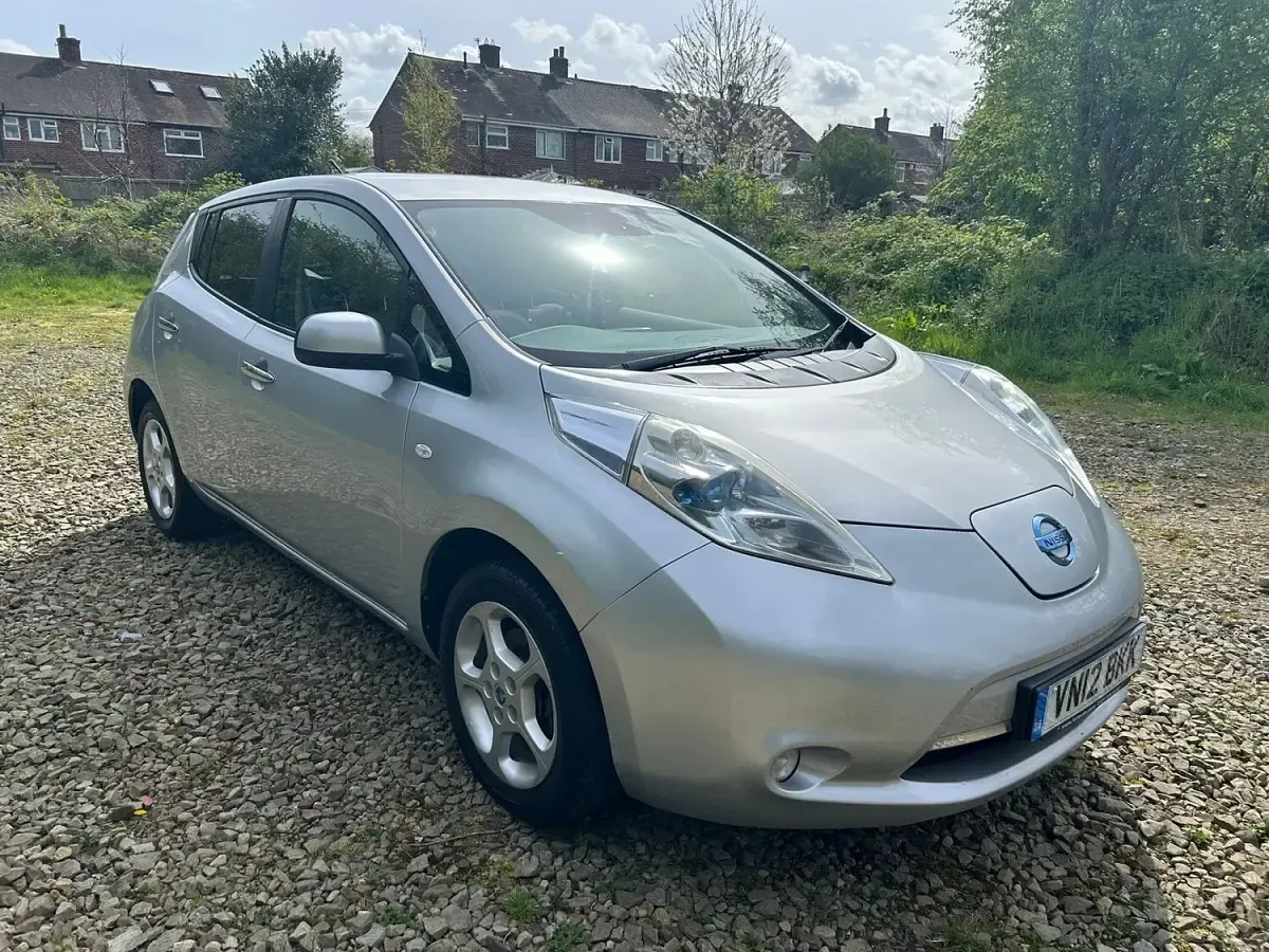 Used Nissan Leaf 80 kW (109 HP) 2012 Silver Hatchback