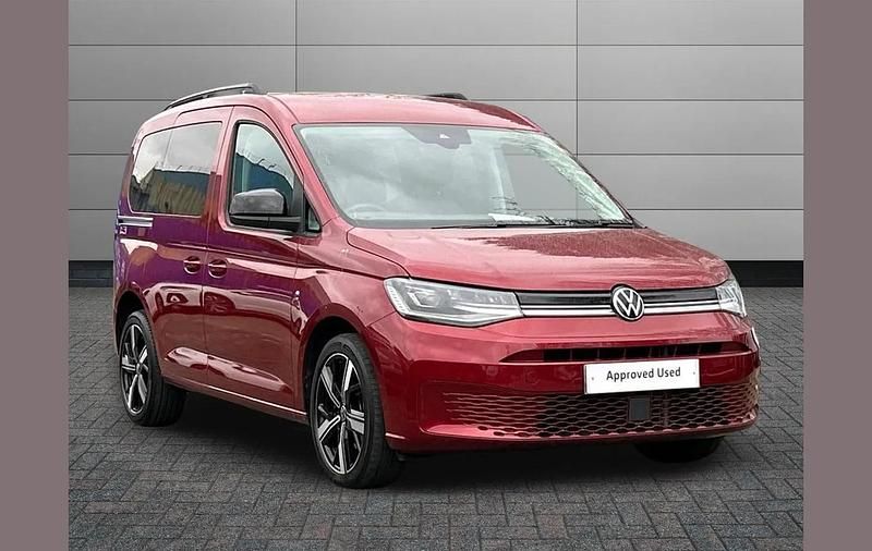 Used VW Caddy Life 122 HP (89 kW) 2025 Red MPV