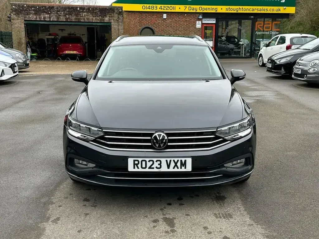 Used VW Passat SEL 150 HP (110 kW) 2023 Grey Estate