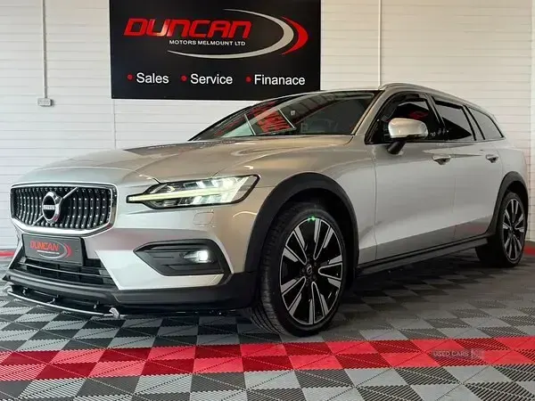 Used Volvo V60 CC Plus 190 HP (139 kW) 2019 Silver Estate