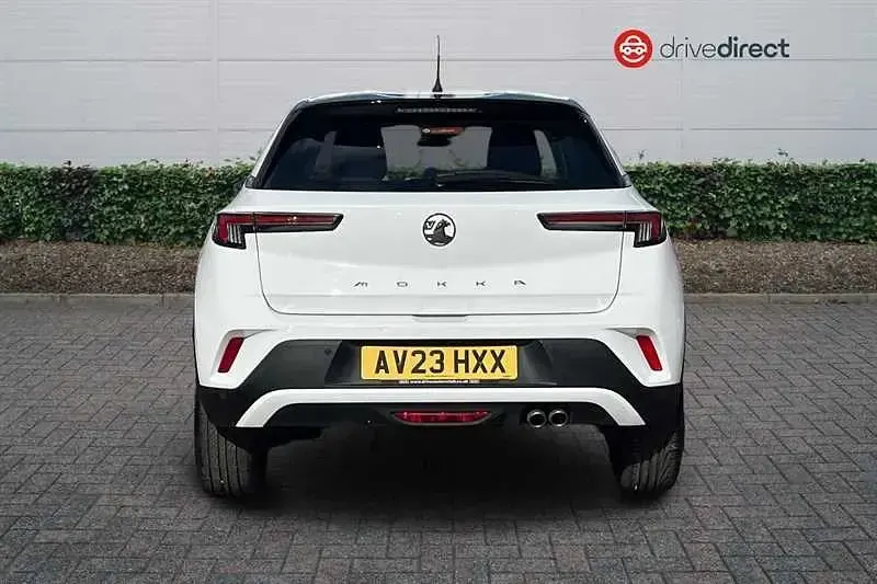 Second-hand Vauxhall Mokka Design Edition 136 CP (100 kW) 2023 Alb SUV