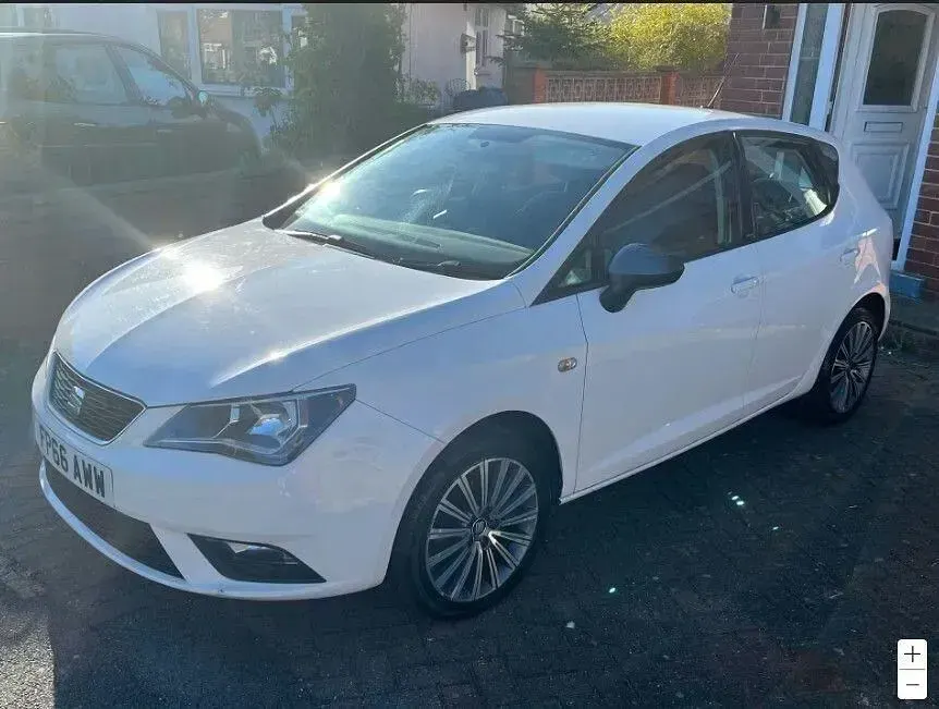 Gebraucht Seat Ibiza CONNECT 90 PS (66 kW) 2016 Weiß Kleinwagen