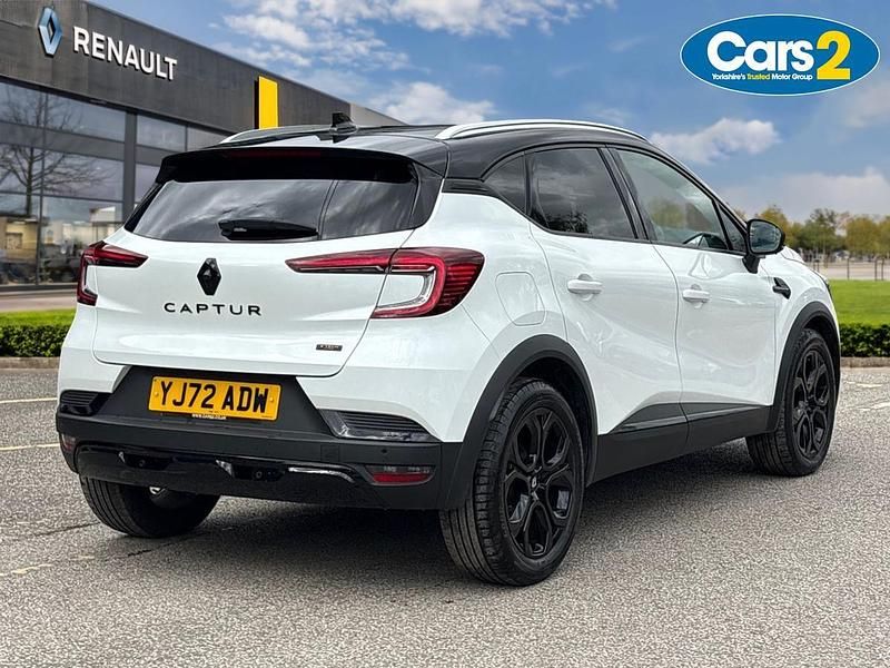 Used Renault Captur Rive Gauche 143 HP (105 kW) 2022 White/black  SUV
