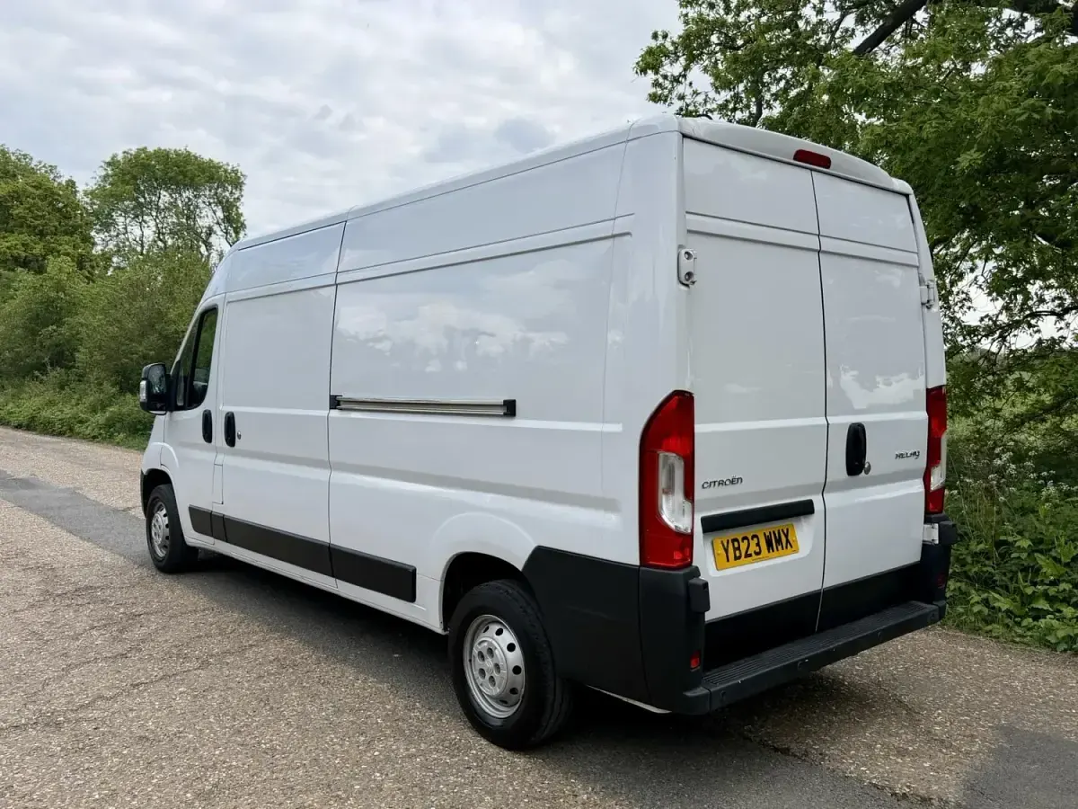 Usado Citroën Relay 140 CV (102 kW) 2023 Blanco Van