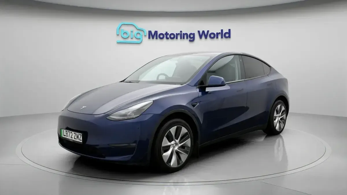 Used Tesla Model Y Long Range AWD 378 kW (514 HP) 2022 Blue SUV
