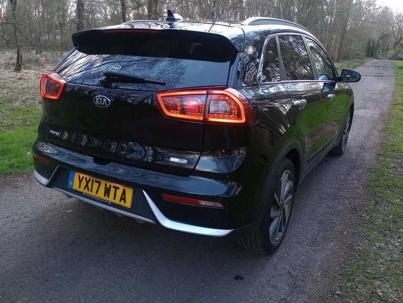 Used Kia Niro First Edition 141 HP (103 kW) 2017 Black SUV