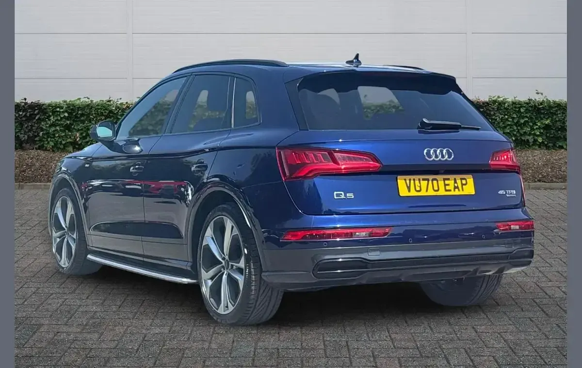 Used Audi Q5 Advanced 241 HP (177 kW) 2020 Blue SUV