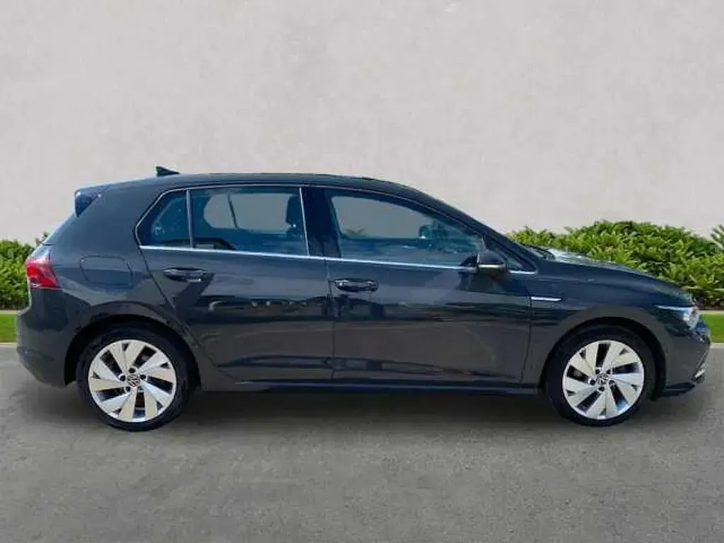 Second-hand VW Golf VII Style 150 CP (110 kW) 2021 Gri Hatchback