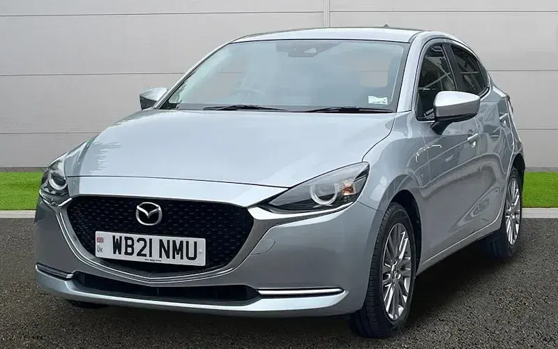 Begagnad Mazda 2 Inclusive 90 HK (66 kW) 2021 Silver Halvkombi