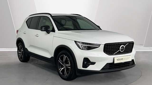 White Used 2023 Volvo XC40 Plus SUV | £31,800 (Fair price) - Image 1/4