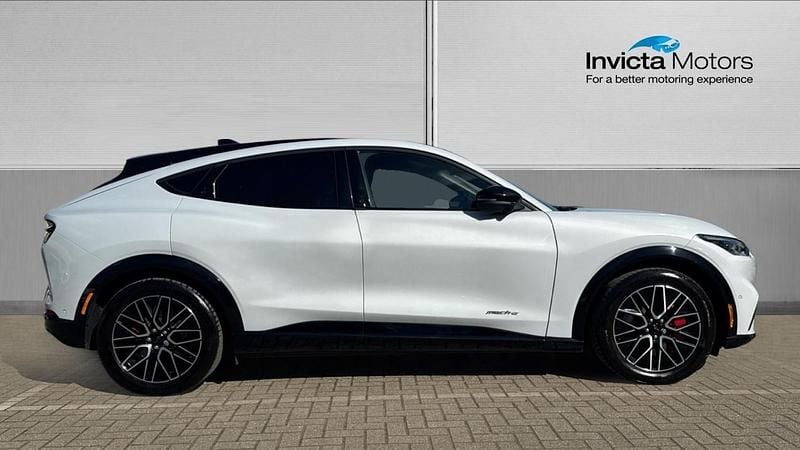 Used Ford Mustang Premium 294 HP (216 kW) 2025 White Hatchback