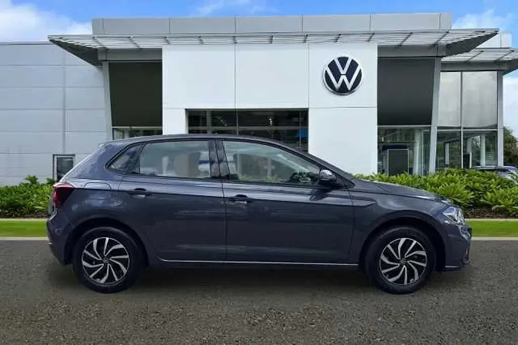 Used VW Polo Life 95 HP (69 kW) 2024 Grey Hatchback