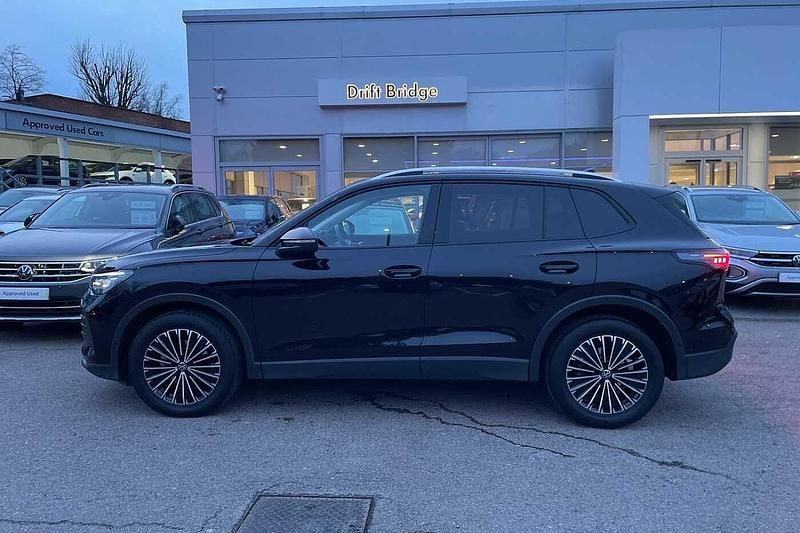 Used VW Tiguan Match 150 HP (110 kW) 2024 Black SUV