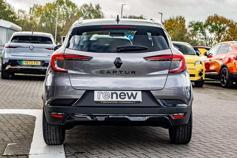 Used Renault Captur Rive Gauche 91 HP (66 kW) 2023 Oyster grey with black roof  SUV