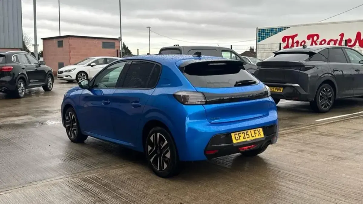 Gebraucht Peugeot 208 Allure 99 PS (72 kW) 2025 Blau Kleinwagen