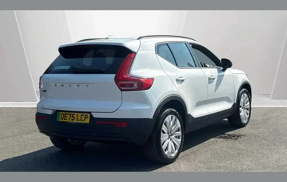Used Volvo EX40 Core 172 kW (234 HP) 2025 White SUV