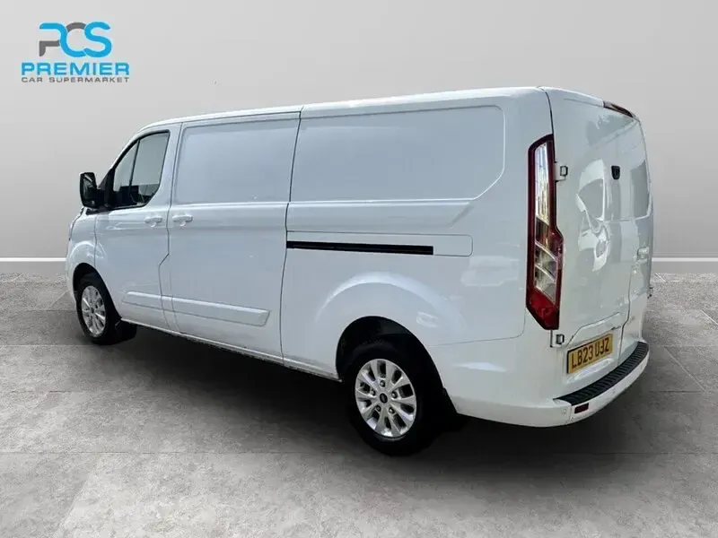 Käytetty Ford Transit Custom Limited 130 HP (95 kW) 2023 Valkoinen Van