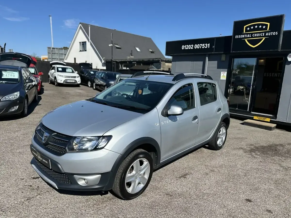 Used Dacia Sandero Lauréate 2014 Silver Hatchback