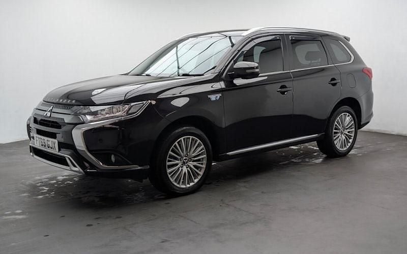 Used Mitsubishi Outlander P-HEV 224 HP (164 kW) 2020 Black Estate