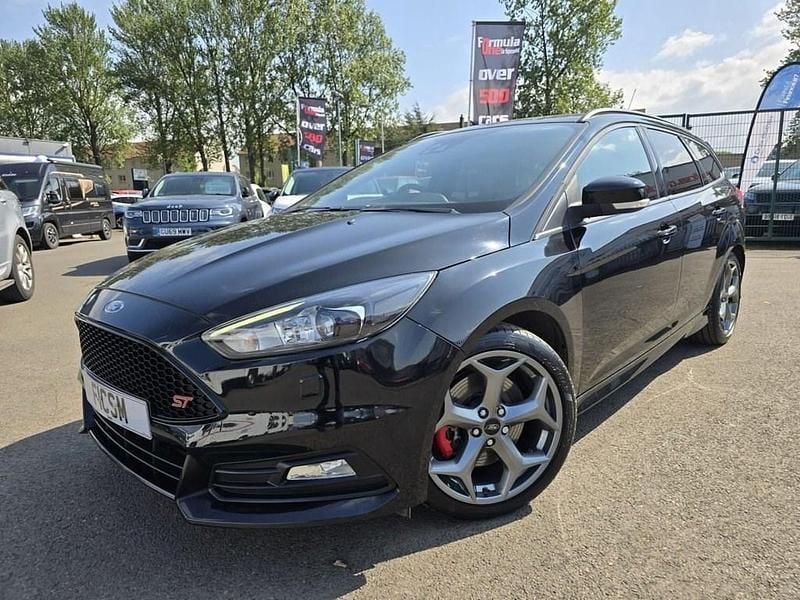 Black Used 2017 Ford Focus ST Estate | £8,990 (Good price) - Image 1/4