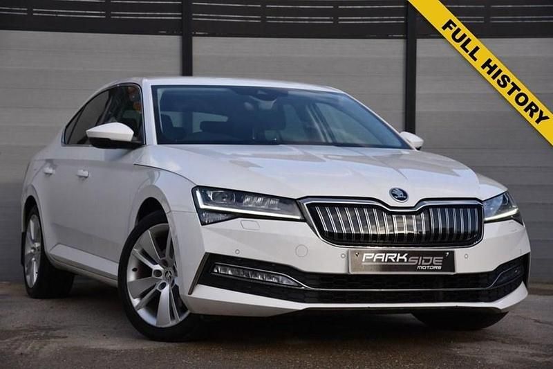 White Used 2020 Skoda Superb SE L Hatchback | £11,495 (Fair price) - Image 1/1