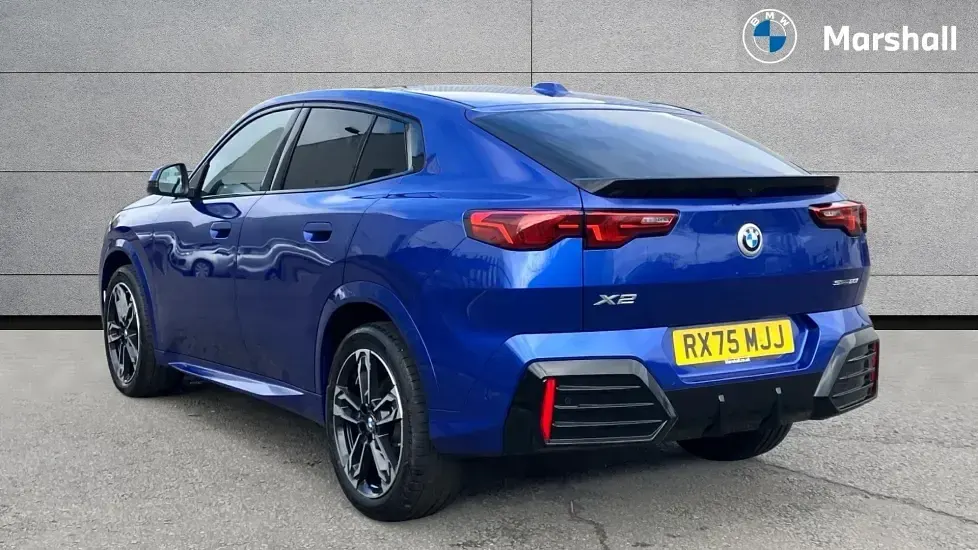 Begagnad BMW X2 M Sport 170 HK (125 kW) 2025 Blå SUV