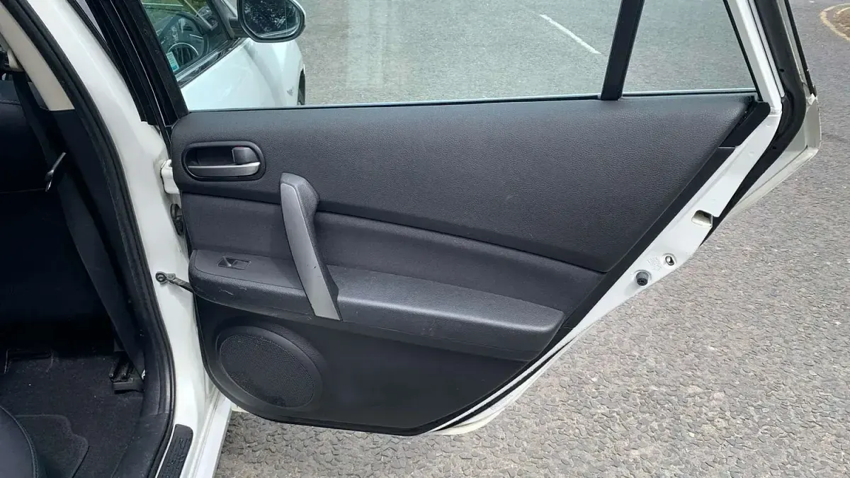 Used Mazda 6 163 HP (119 kW) 2009 White Hatchback