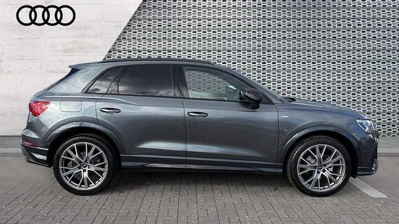 Begagnad Audi Q3 Black Edition 150 HK (110 kW) 2025 Grå SUV