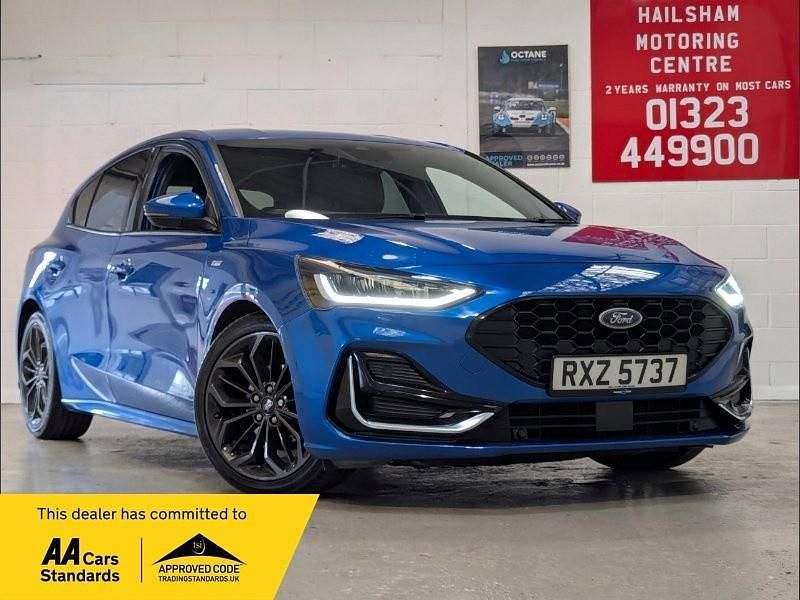 Used Ford Focus ST-Line 2022 Chrome blue Hatchback