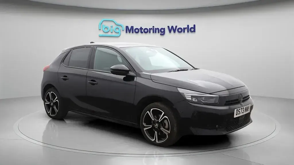 Second-hand Vauxhall Corsa Ultimate 100 CP (73 kW) 2023 Negru Hatchback