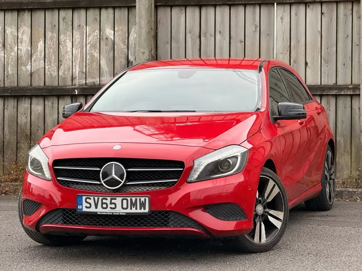 Used Mercedes A180 109 HP (80 kW) 2015 Red Hatchback