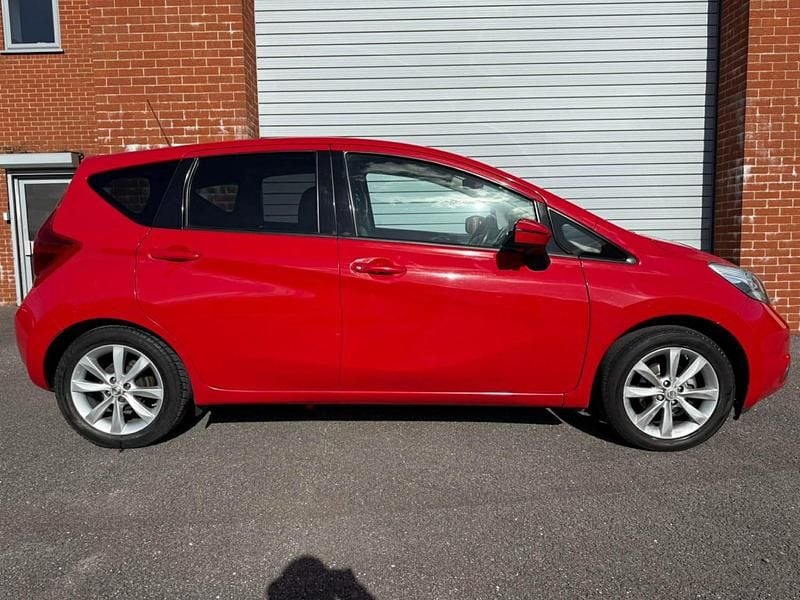 Used Nissan Note Tekna 90 HP (66 kW) 2015 Red Hatchback