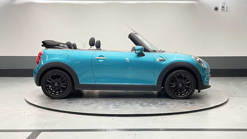 Used Mini Cooper Classic 134 HP (98 kW) 2020 Green Hatchback