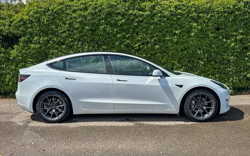 Używany Tesla Model 3 Long Range AWD 258 kW (351 KM) 2023 Sedan/Limuzyna