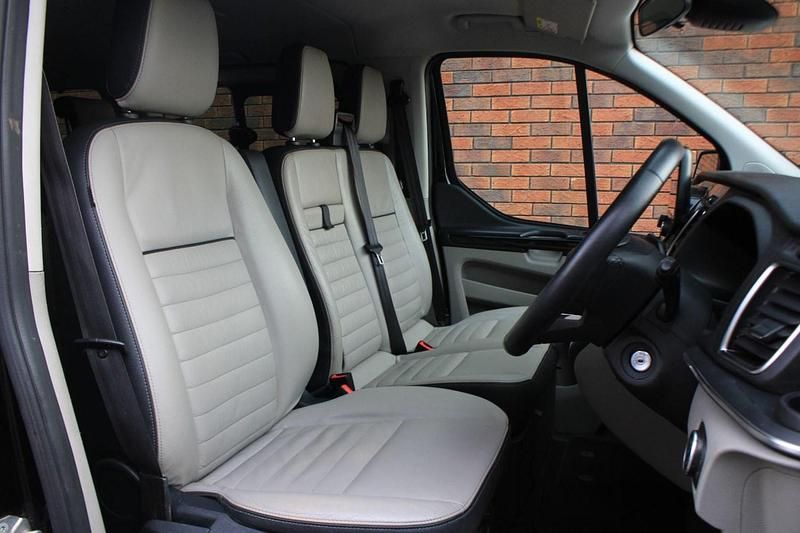 Used Ford Tourneo Titanium 130 HP (95 kW) 2020 Black MPV