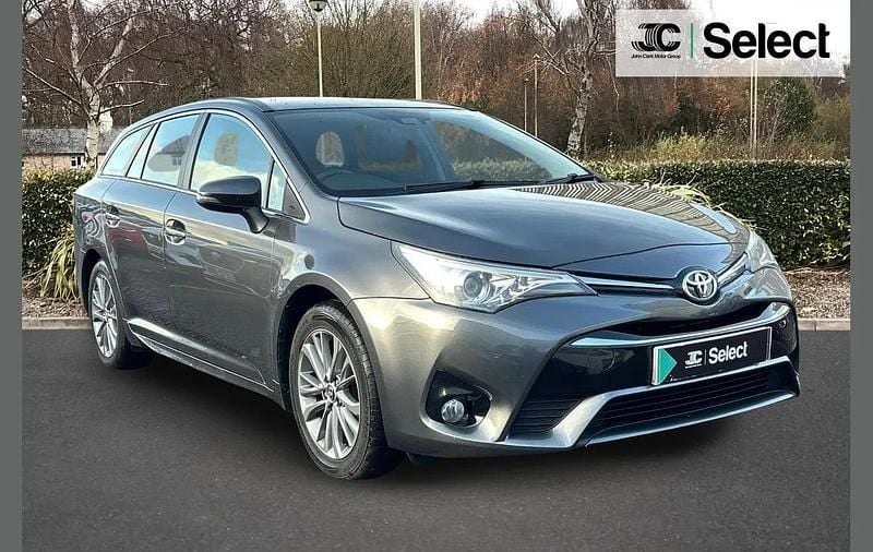 Used Toyota Avensis Business Edition 109 HP (80 kW) 2017 Grey Estate