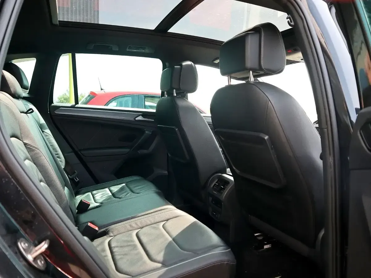 Used VW Tiguan R-line 150 HP (110 kW) 2019 Black SUV