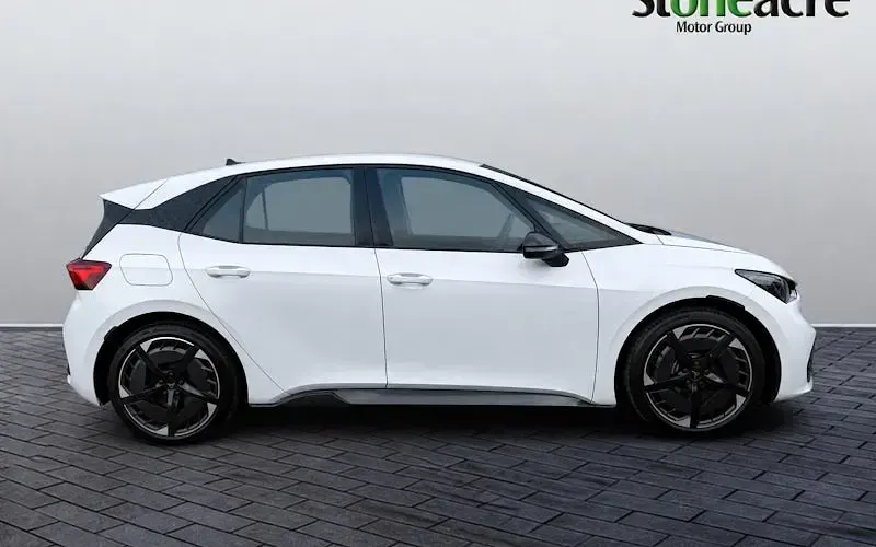 Used Cupra Born e-Boost 169 kW (231 HP) 2025 White Hatchback
