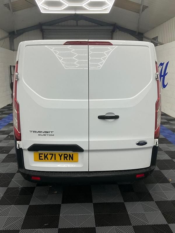 Used Ford Transit Custom 105 HP (77 kW) 2021 White Van
