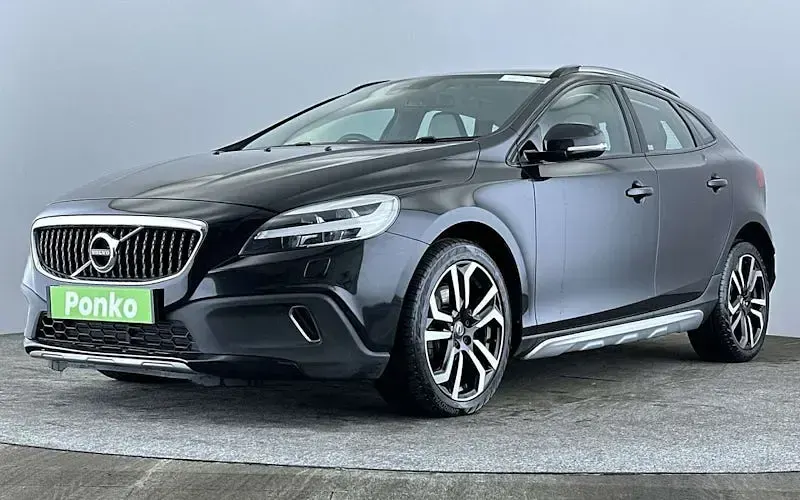 Used Volvo V40 Pro 120 HP (88 kW) 2018 Black Hatchback
