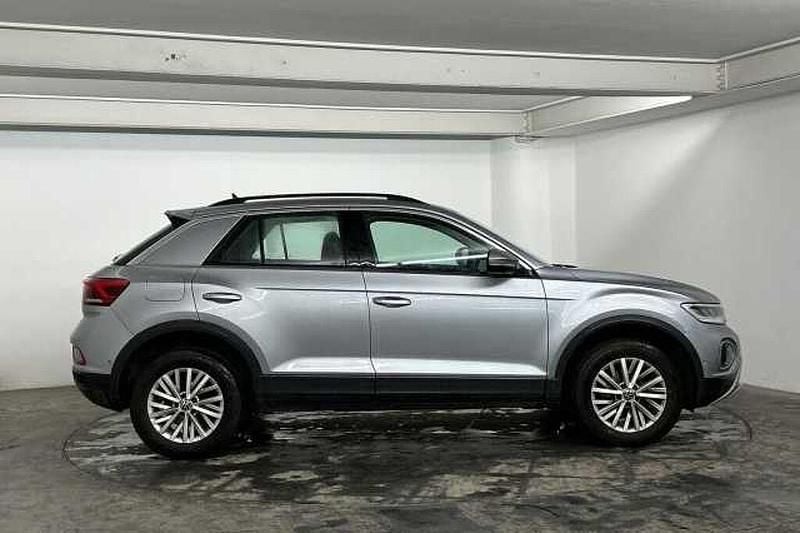 Used VW T-Roc Life 150 HP (110 kW) 2022 Silver SUV