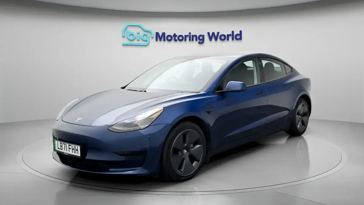 Usado Tesla Model 3 Standard Range Plus 222 kW (302 CV) 2021 Azul Berlina