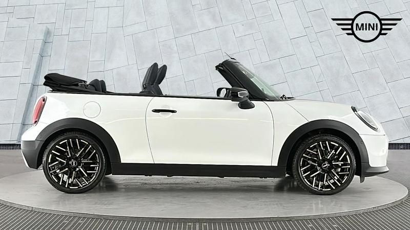 Used Mini Cooper 147 kW (201 HP) 2025 White Hatchback