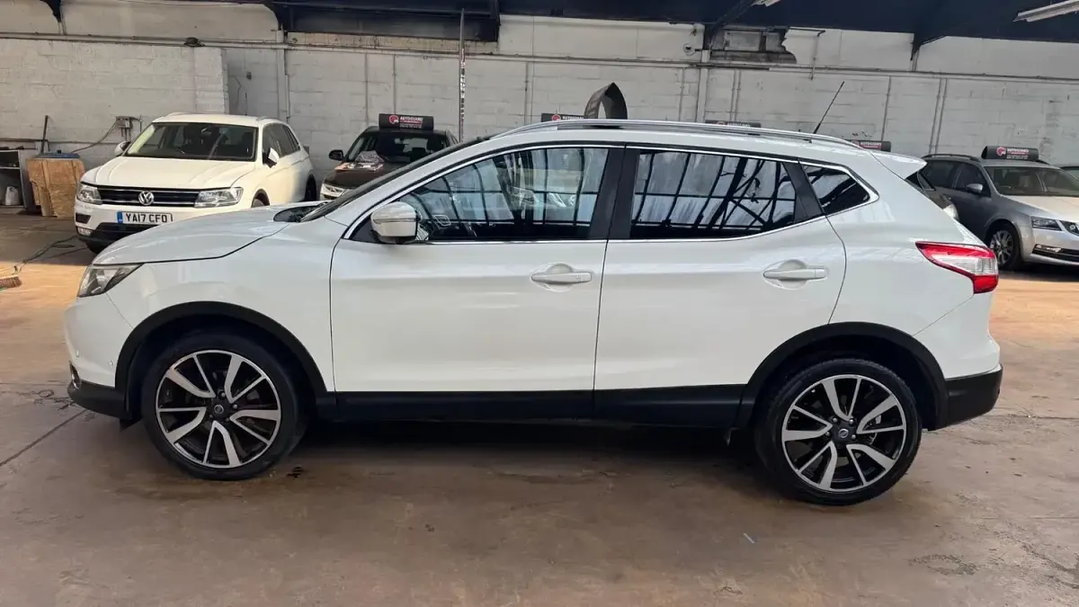 Used Nissan Qashqai Tekna 110 HP (80 kW) 2014 White SUV