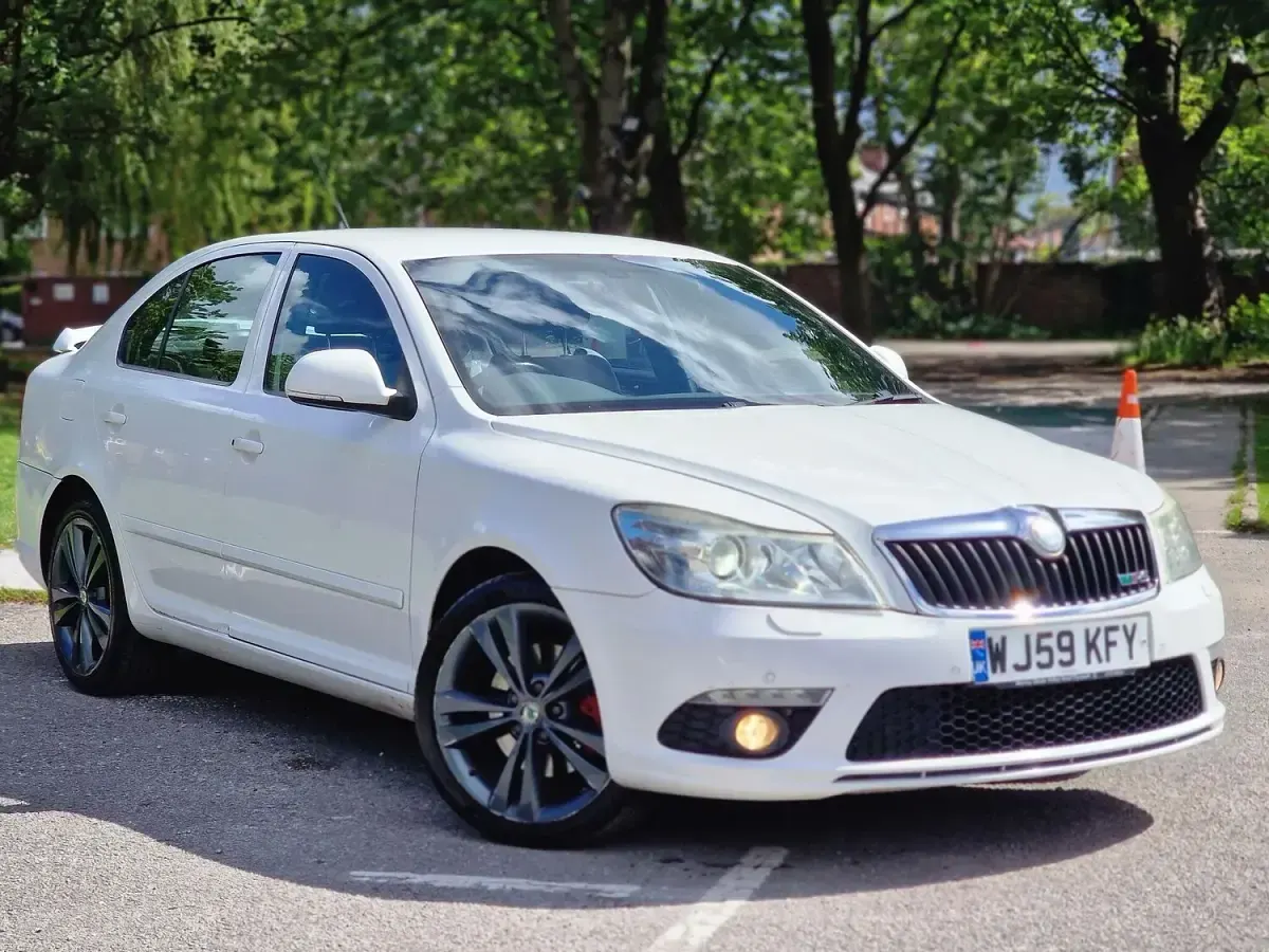 Used Skoda Octavia vRS 2009 White Hatchback